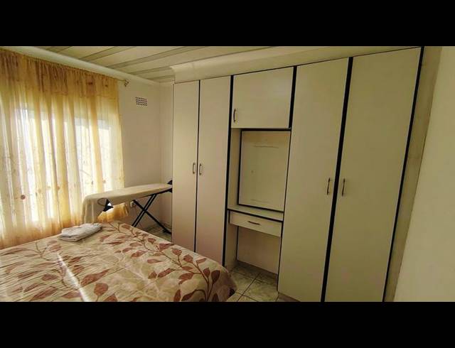 4 BEDROOM HOUSE FOR SALE IN MONTFORD